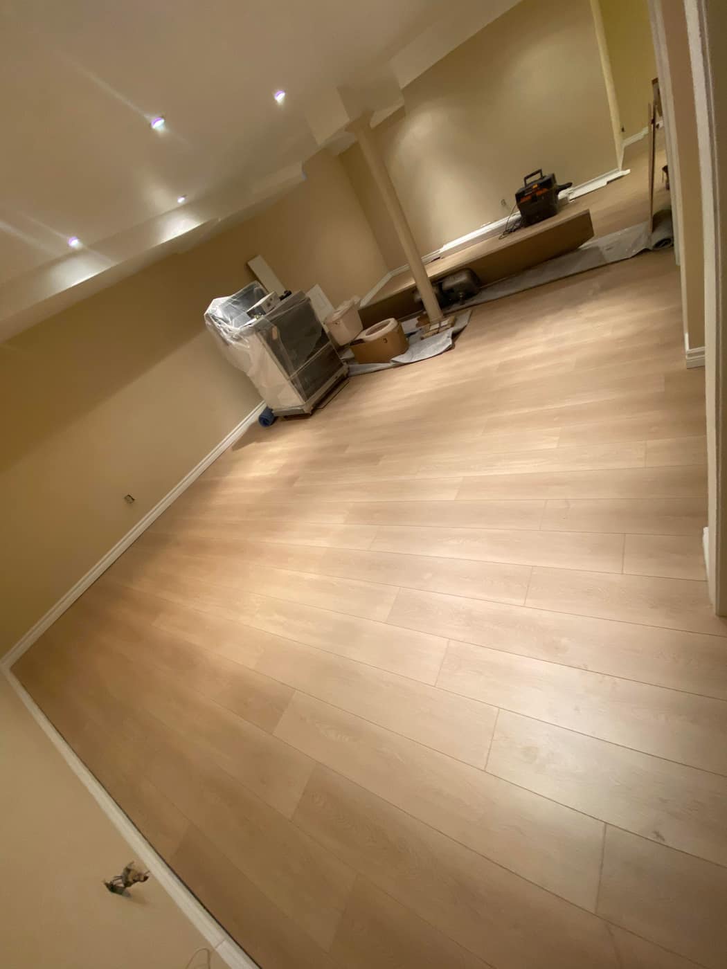 Vinyl / Laminate