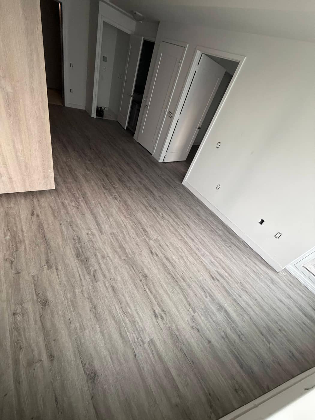 Vinyl / Laminate