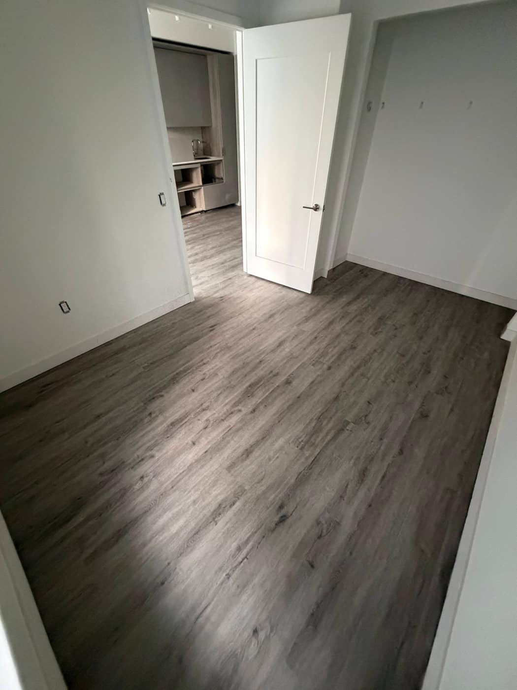 Vinyl / Laminate