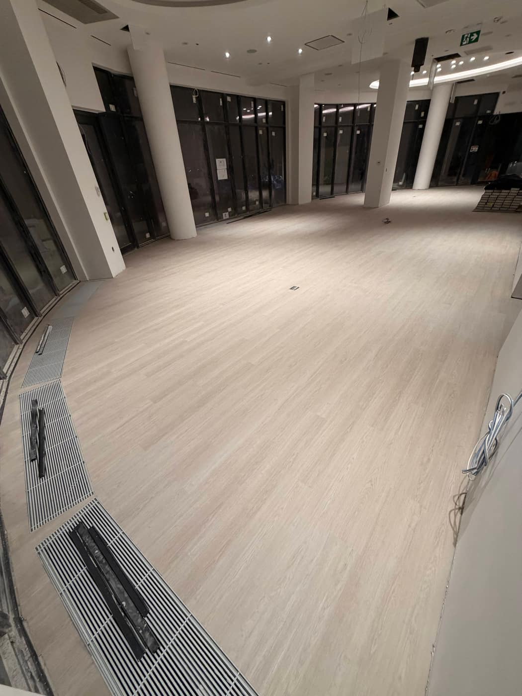 Vinyl / Laminate
