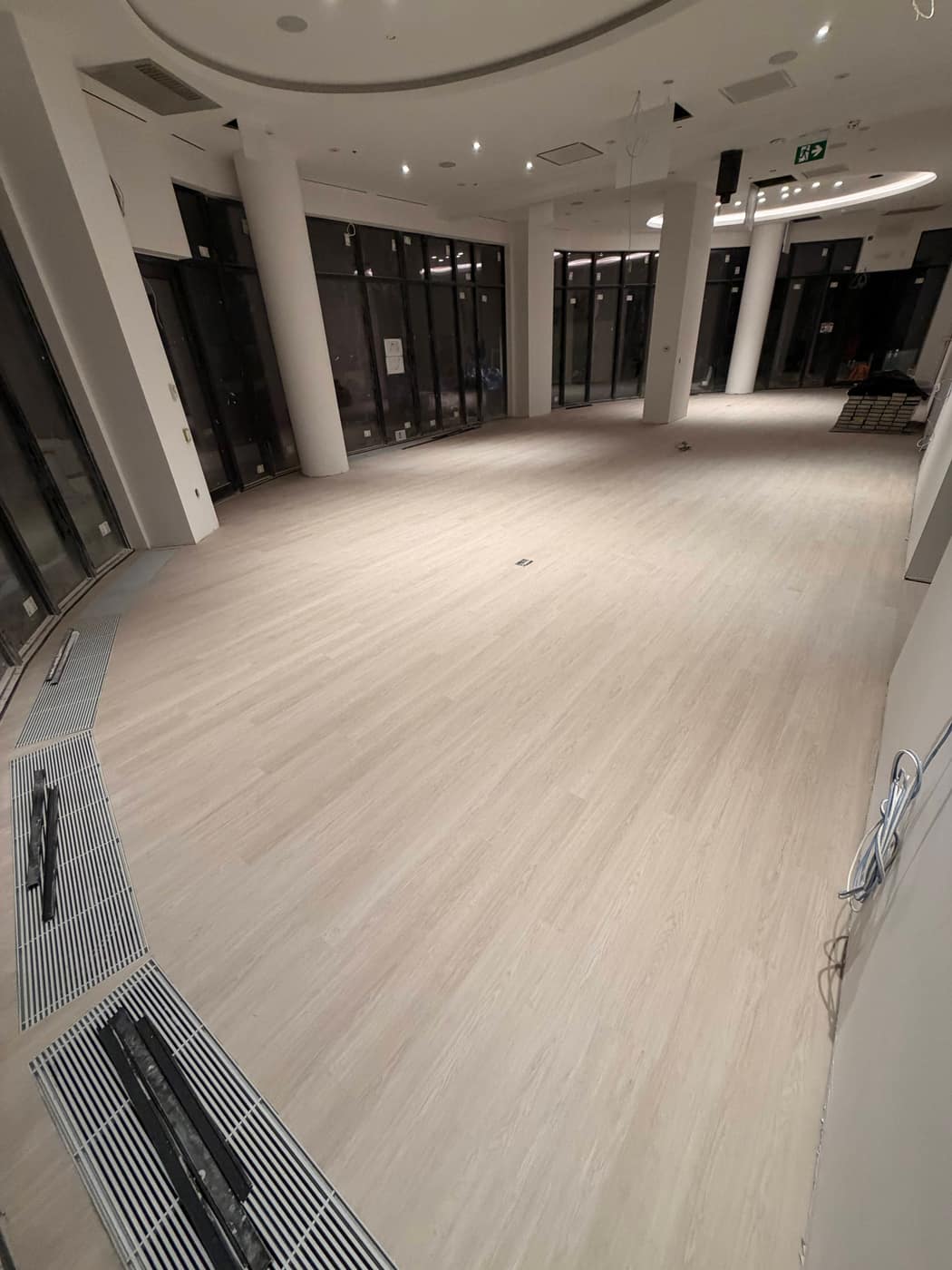 Vinyl / Laminate