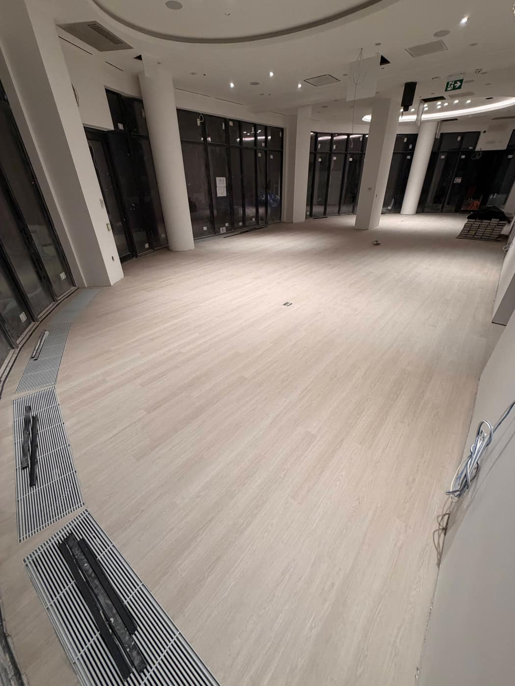 Vinyl / Laminate