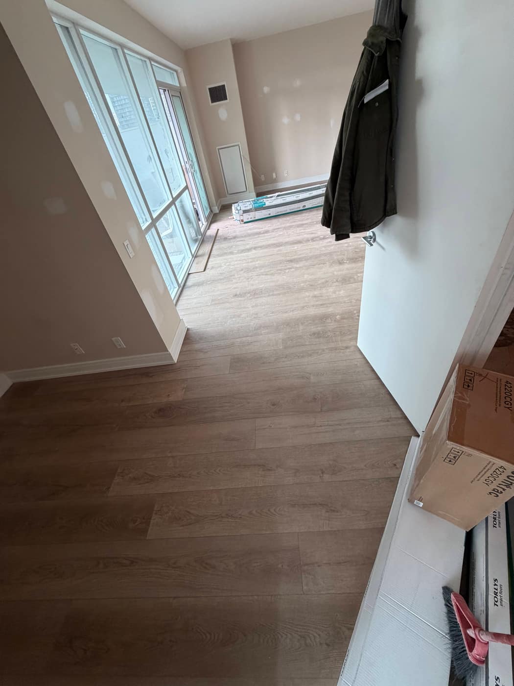 Vinyl / Laminate
