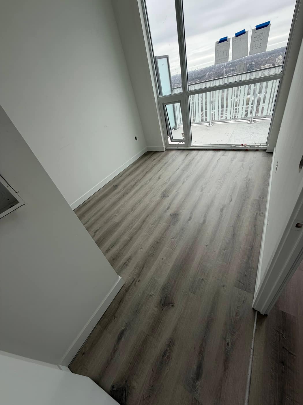 Vinyl / Laminate
