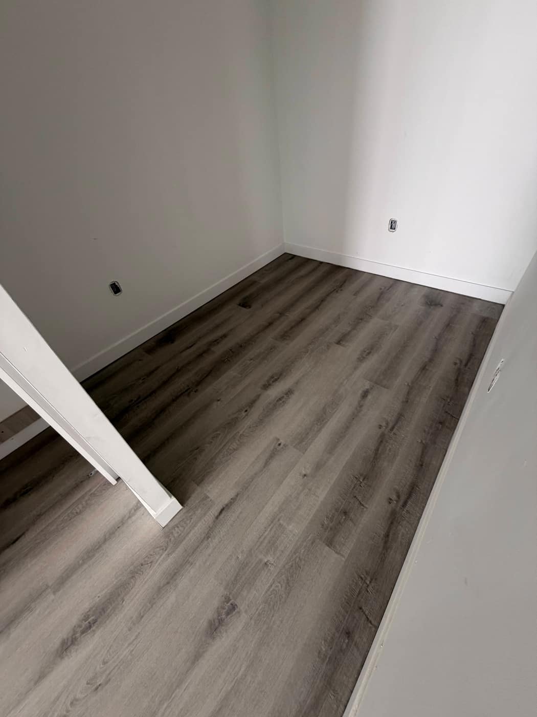 Vinyl / Laminate