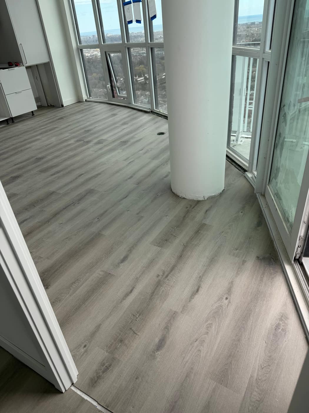 Vinyl / Laminate
