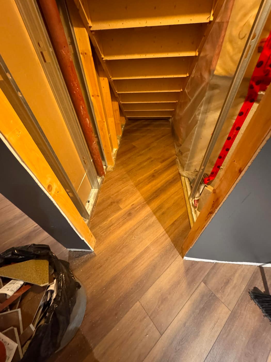 Vinyl / Laminate