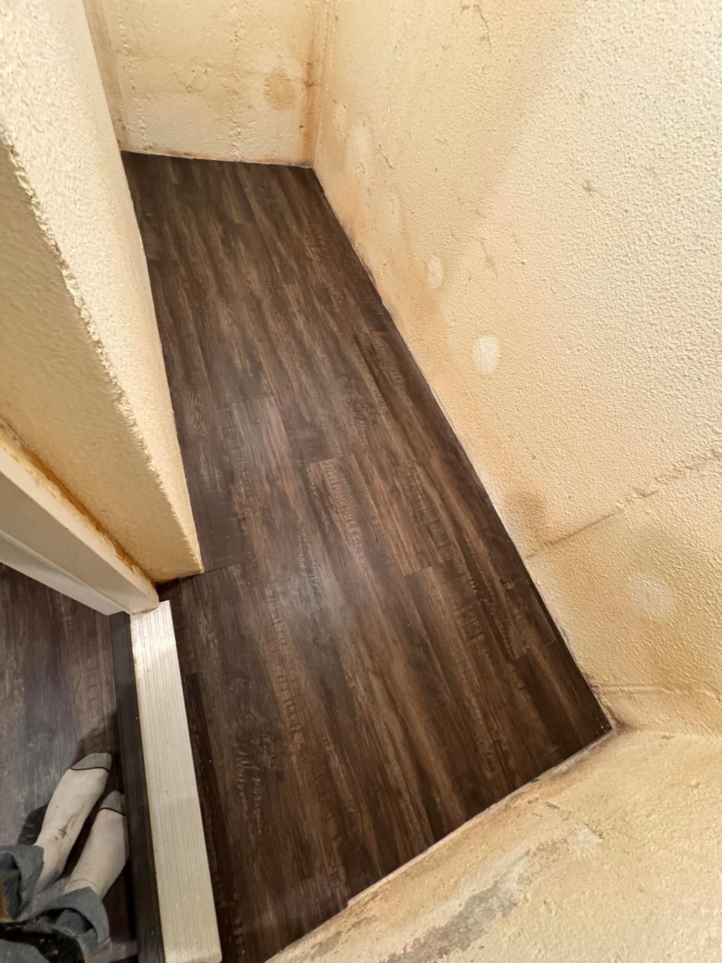 Vinyl / Laminate