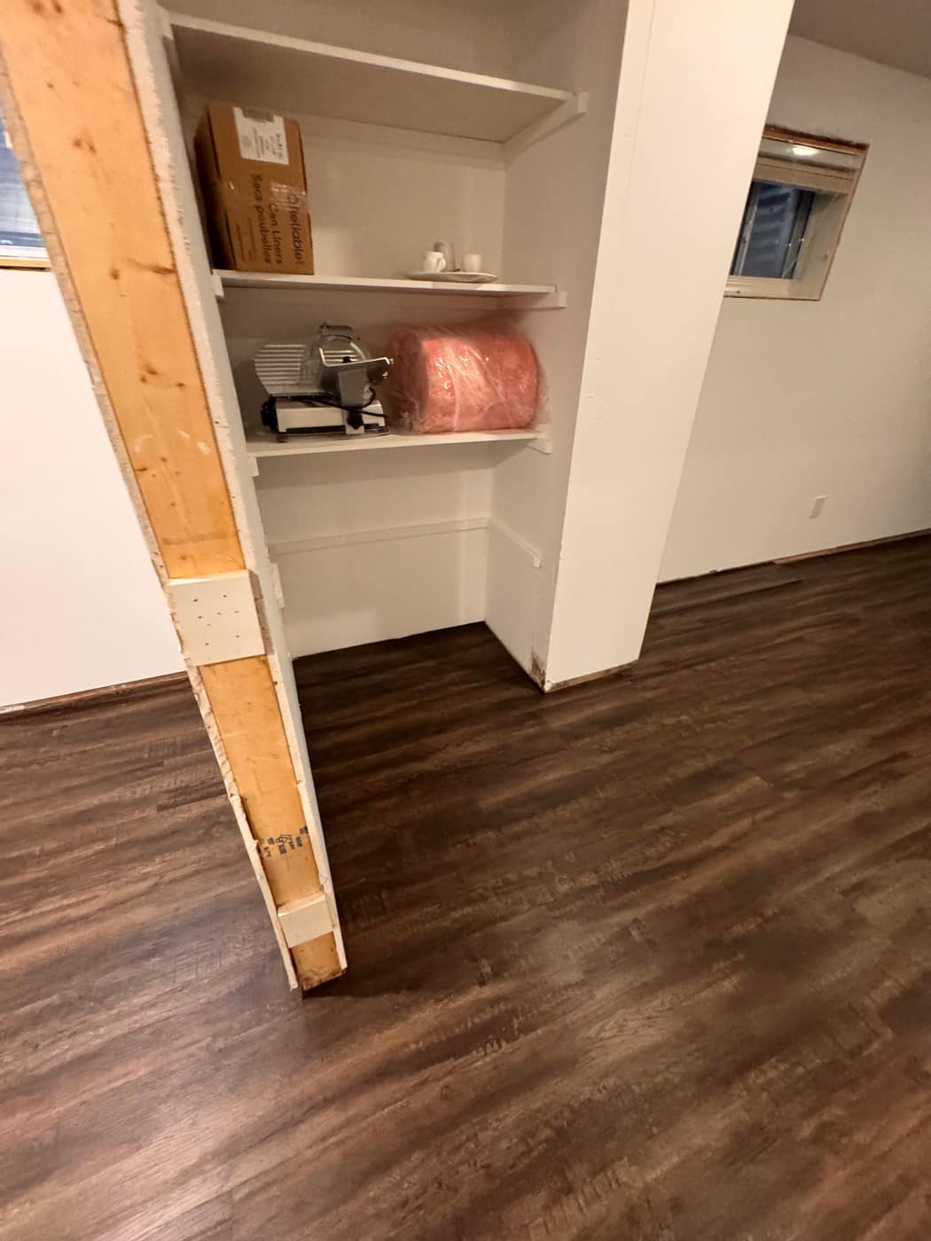 Vinyl / Laminate